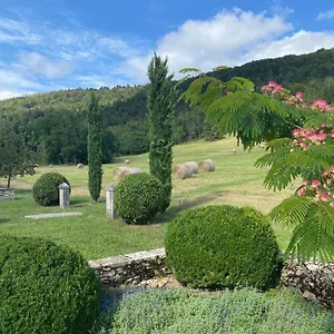 Guest house Clos De Mont July, Avec Vue Et Terrasse Dans Demeure Historique